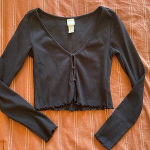 Long sleeved crop top
